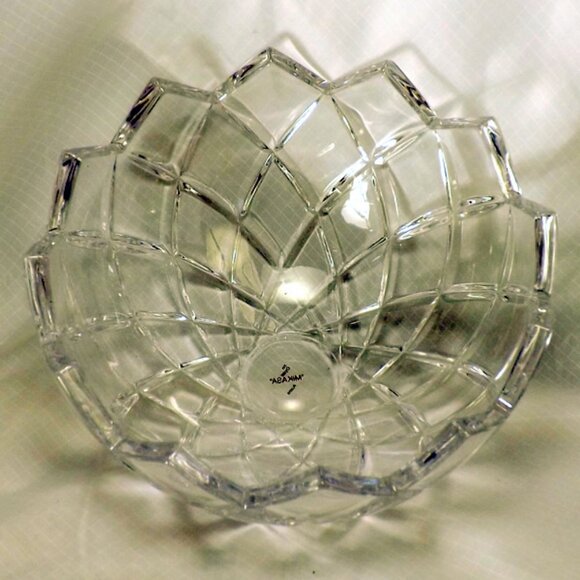 Mikasa Crystal Diamond Crystal Bowl 8 in. - Picture 5 of 5